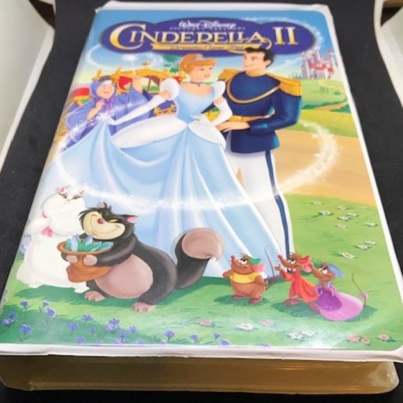 Walt Disney's Cinderella II Dreams Come True VHS - Picture 1 of 3